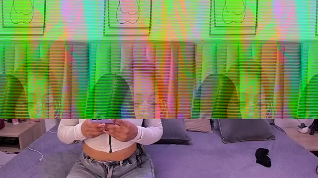 Snapshot of Emmy-Turnner chatting on 13, 11, 2025 Emmy-Turnner online show from 13, 11, 2025