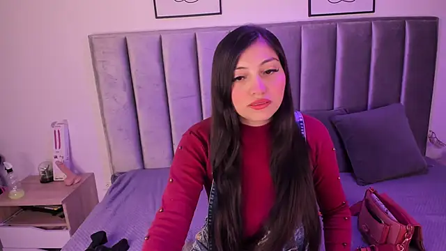 Snapshot of Emmy-Turnner chatting on 15, 11, 2025 Emmy-Turnner online show from 15, 11, 2025