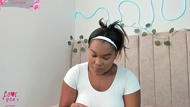 Snapshot of Kaseydelvey chatting on 28, 10, 2025 Kaseydelvey online show from 28, 10, 2025