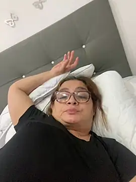 AntonellaAlondra4 online show from 3, 3, 2025