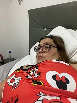 AntonellaAlondra4 online show from 4, 3, 2025