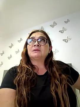 AntonellaAlondra4 online show from 5, 1, 2026