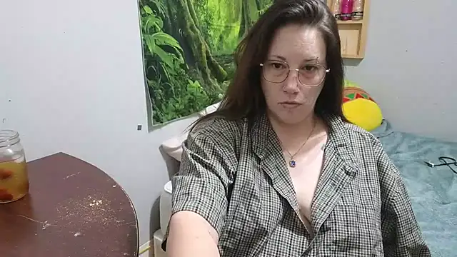 Snapshot of ThickGirlsDoItBetter chatting on 11, 1, 2025 ThickGirlsDoItBetter online show from 11, 1, 2025
