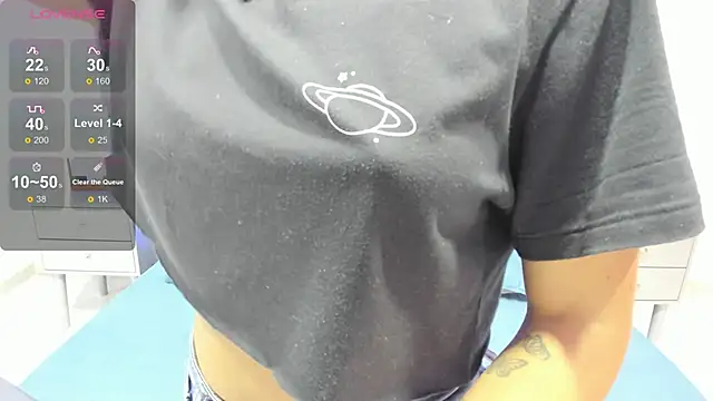 Snapshot of CleoValente chatting on 17, 2, 2025 CleoValente online show from 17, 2, 2025