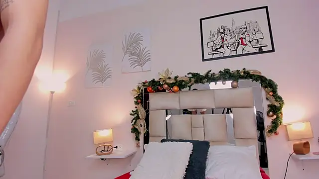 Snapshot of saraandstiven chatting on 24, 12, 2024 saraandstiven online show from 24, 12, 2024