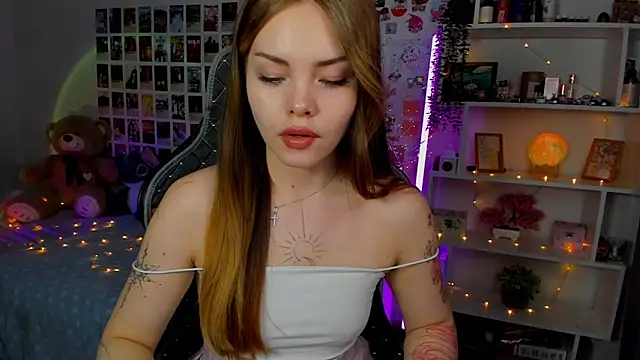 Snapshot of AkiraKatsu chatting on 29, 9, 2025 AkiraKatsu online show from 29, 9, 2025