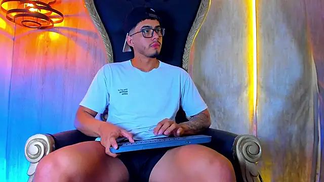 thaddeus king online show from 8, 11, 2025