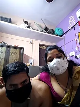 Snapshot of bobbyronak chatting on 8, 9, 2025 bobbyronak online show from 8, 9, 2025