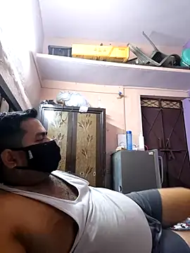 Snapshot of bobbyronak chatting on 4, 10, 2025 bobbyronak online show from 4, 10, 2025