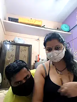 Snapshot of bobbyronak chatting on 14, 10, 2025 bobbyronak online show from 14, 10, 2025