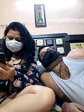 Snapshot of bobbyronak chatting on 8, 11, 2025 bobbyronak online show from 8, 11, 2025