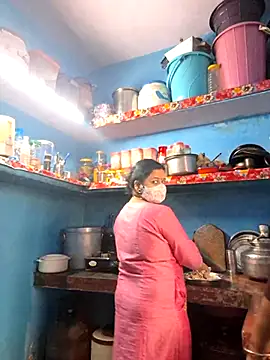 Snapshot of bobbyronak chatting on 14, 11, 2025 bobbyronak online show from 14, 11, 2025