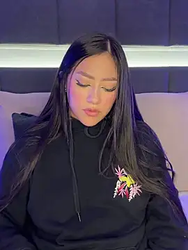 nicolle pierce online show from 5, 2, 2025