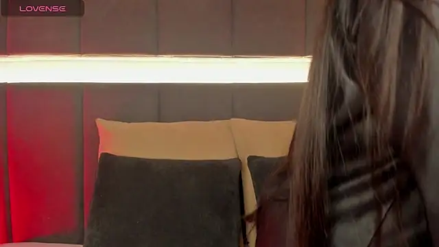 nicolle pierce online show from 22, 2, 2025