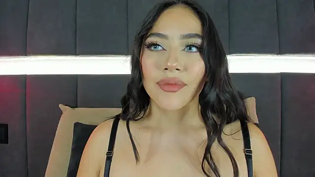 nicolle pierce online show from 2, 10, 2025