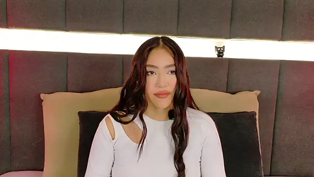 nicolle pierce online show from 17, 10, 2025