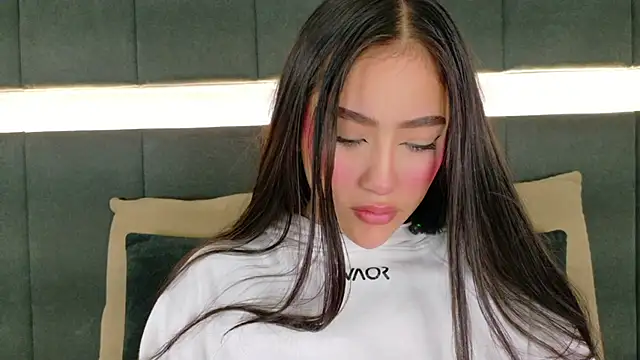 nicolle pierce online show from 23, 10, 2025