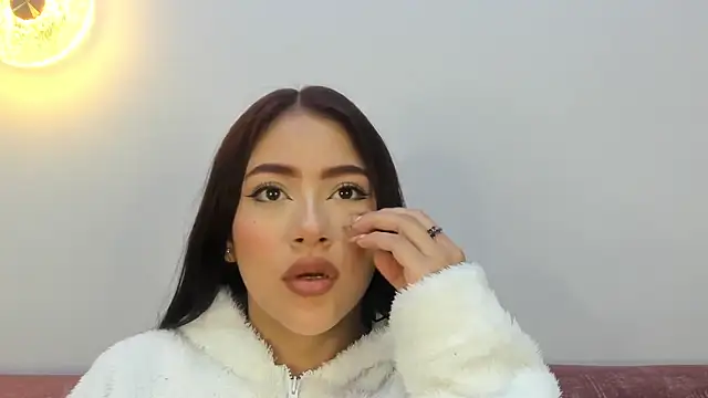 nicolle pierce online show from 17, 2, 2026