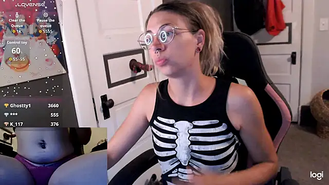 Snapshot of KSwonderland6 chatting on 9, 9, 2025 KSwonderland6 online show from 9, 9, 2025