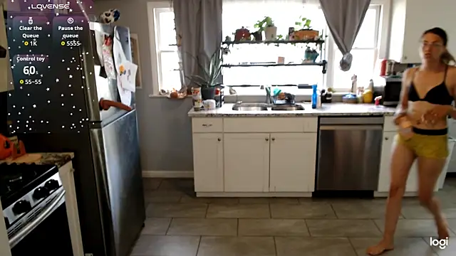 Snapshot of KSwonderland6 chatting on 7, 10, 2025 KSwonderland6 online show from 7, 10, 2025