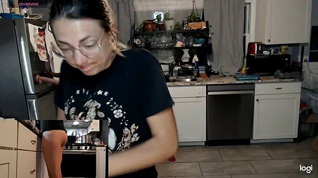 Snapshot of KSwonderland6 chatting on 16, 10, 2025 KSwonderland6 online show from 16, 10, 2025