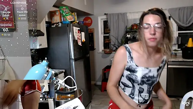 Snapshot of KSwonderland6 chatting on 4, 11, 2025 KSwonderland6 online show from 4, 11, 2025