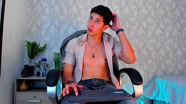 Snapshot of Dorianmistery2322_ chatting on 18, 1, 2025 Dorianmistery2322 online show from 18, 1, 2025