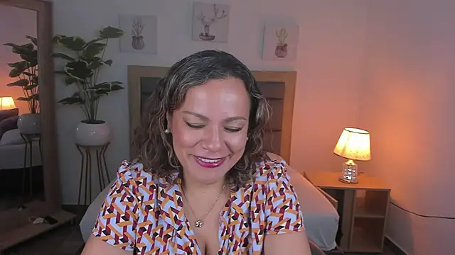 Snapshot of gipsela_gomez chatting on 24, 2, 2025 gipsela gomez online show from 24, 2, 2025