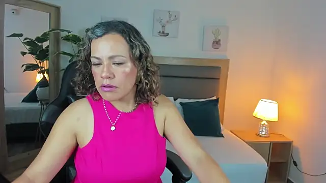 Snapshot of gipsela_gomez chatting on 4, 3, 2025 gipsela gomez online show from 4, 3, 2025