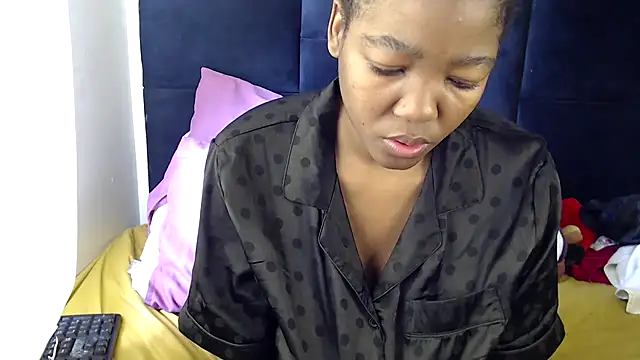 Snapshot of Busty-Londie chatting on 1, 11, 2025 Busty-Londie online show from 1, 11, 2025