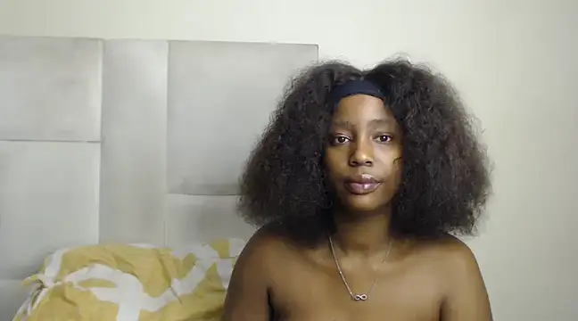 Snapshot of Spicey-Cheekss chatting on 8, 12, 2024 Spicey-Cheekss online show from 8, 12, 2024