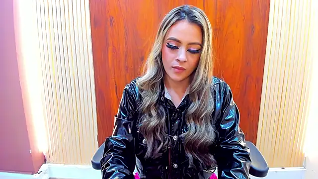 Snapshot of miacarperr1 chatting on 28, 2, 2025 miacarperr1 online show from 28, 2, 2025