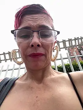 MireyaTorresGu online show from 6, 2, 2025