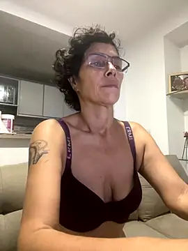 MireyaTorresGu online show from 10, 9, 2025