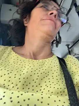 MireyaTorresGu online show from 5, 1, 2026