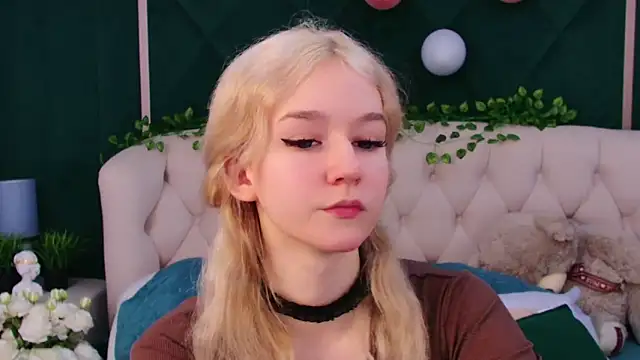 Snapshot of NaomiLoys chatting on 16, 2, 2025 NaomiLoys online show from 16, 2, 2025