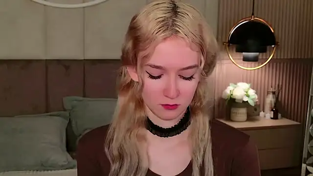 Snapshot of NaomiLoys chatting on 25, 2, 2025 NaomiLoys online show from 25, 2, 2025