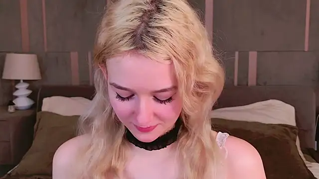 Snapshot of NaomiLoys chatting on 6, 3, 2025 NaomiLoys online show from 6, 3, 2025