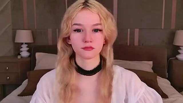 Snapshot of NaomiLoys chatting on 8, 3, 2025 NaomiLoys online show from 8, 3, 2025