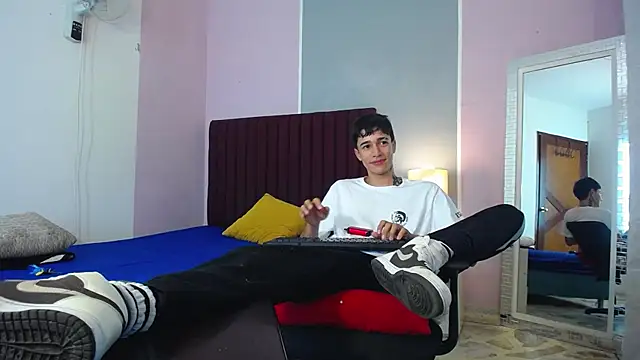 Zacktk7 online show from 2, 1, 2025