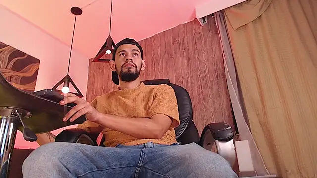 Snapshot of Bedobigcock chatting on 6, 2, 2025 Bedobigcock online show from 6, 2, 2025