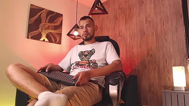 Snapshot of Bedobigcock chatting on 8, 2, 2025 Bedobigcock online show from 8, 2, 2025