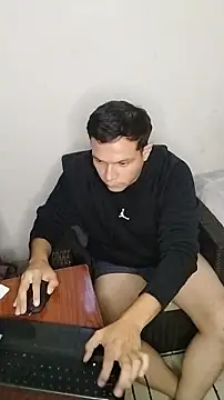 Snapshot of miketripi420 chatting on 3, 4, 2026 miketripi420 online show from 3, 4, 2026