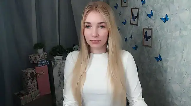 Snapshot of Queen_ofLove chatting on 9, 12, 2024 Queen ofLove online show from 9, 12, 2024