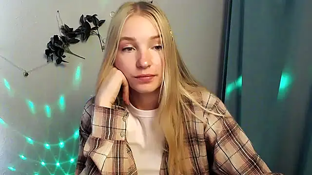 Snapshot of Queen_ofLove chatting on 1, 6, 2026 Queen ofLove online show from 1, 6, 2026