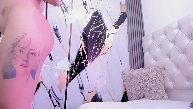 Snapshot of sophiee_evanss_ chatting on 17, 12, 2024 sophiee evanss online show from 17, 12, 2024