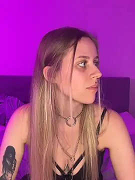 lunawolf21 online show from 9, 1, 2025