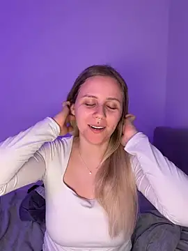 lunawolf21 online show from 3, 3, 2026