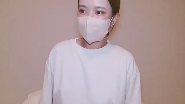  hina chan  online show from 22, 7, 2026