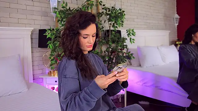 CarlaWhite online show from 26, 10, 2025